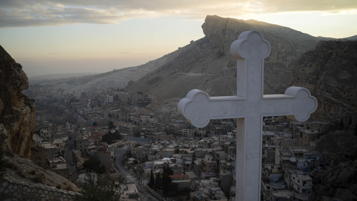 Die Einwohnerzahl von Maaloula ist von 1000 auf 200 geschrumpft, nachdem Islamisten einen Großteil der überwiegend christlichen Bevölkerung vertrieben haben.