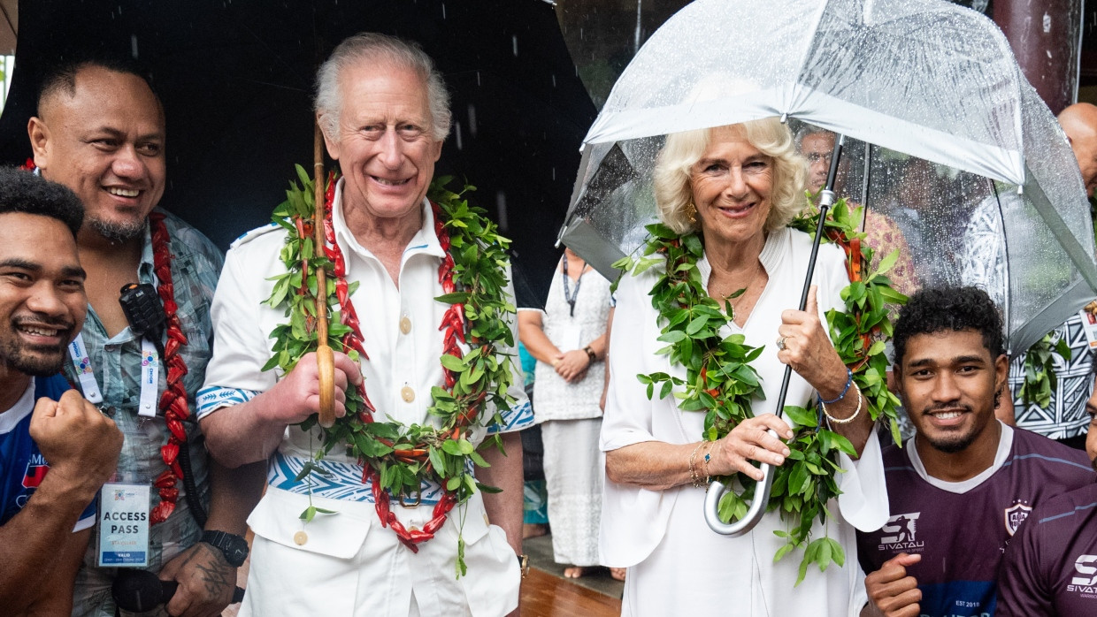 Ganz in Weiß: Charles und Camilla im Pazifikstaat Samoa