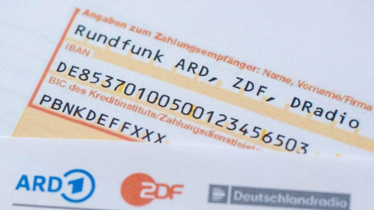 Nach dem Entwurf der Rundfunkkommission sollen sich die Sender ARD, ZDF und Deutschlandradio von 16 Radiokanälen und einigen TV-Spartensendern verabschieden.