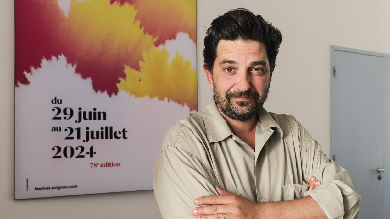 Tiago Rodrigues, der Leiter des Festivals von Avignon, rief zum Widerstand gegen den Rassemblement National auf.