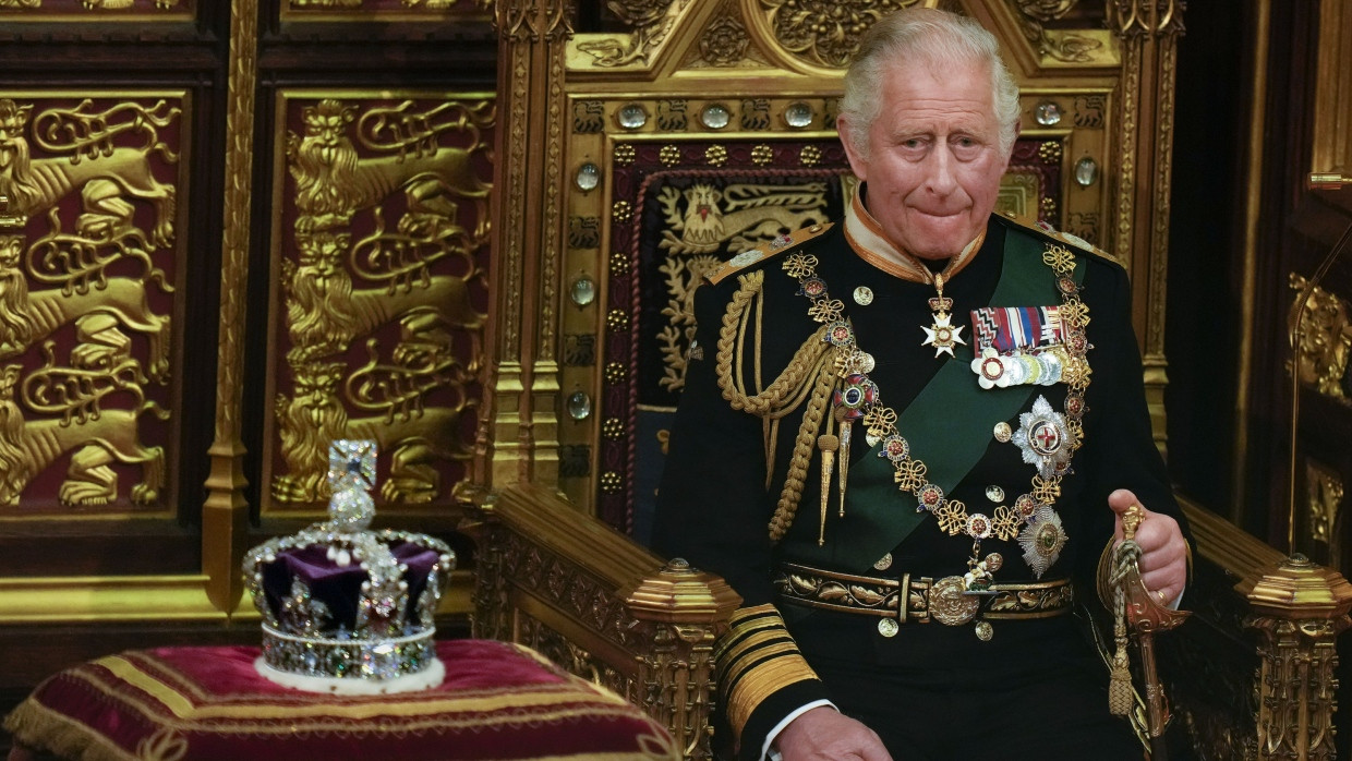 Da war er noch Prinz: Charles im Mai 2022 neben der Krone während der Eröffnung des Parlaments in Westminster