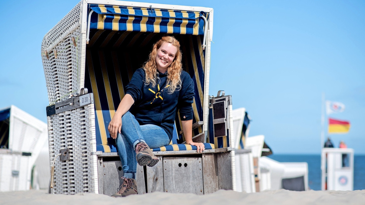 Larissa Fichtner im Strandkorb auf Wangerooge.