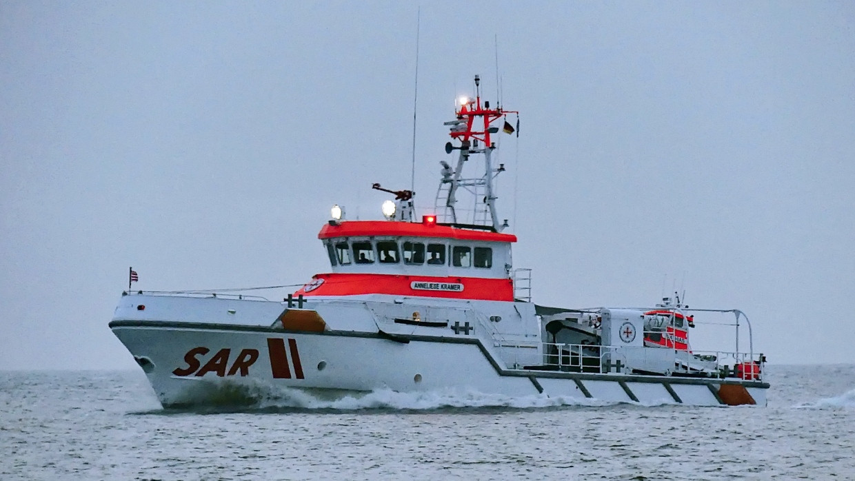 Der Seenotrettungskreuzer Anneliese Kramer wurde zur Rettung der Bernsteinsucher eingesetzt.