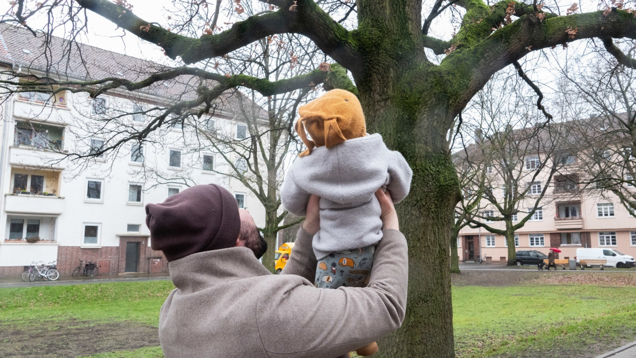 Immer mehr Väter in Deutschland sind alleinerziehend (Symbolbild).