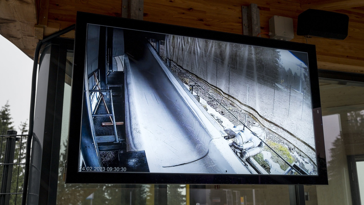 Die Über­wachungskamera der Bobbahn soll den Viererbob, nicht aber den Schlauchring im Bild gehabt haben.