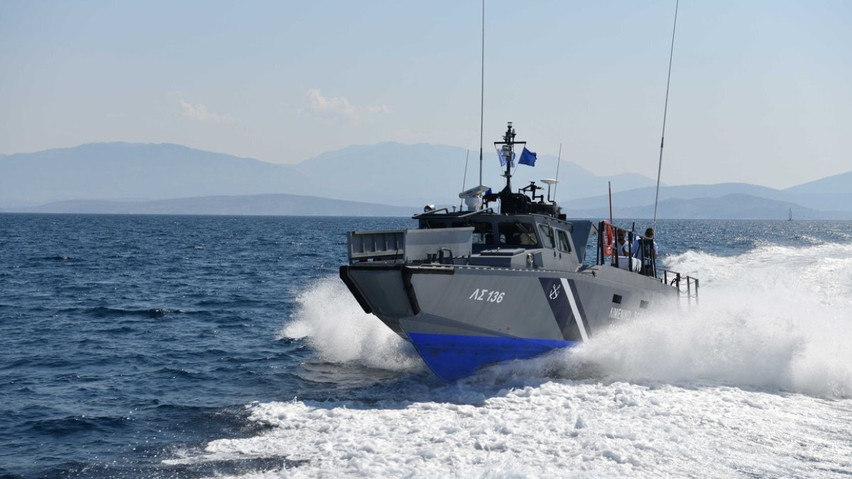 Ein Boot der griechischen Küstenwache vor der Insel Kreta, 23.2.2024.