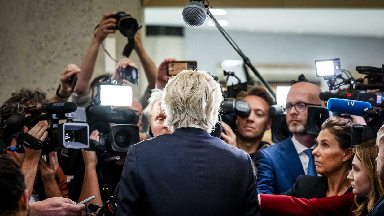 Geert Wilders spricht am Wahlabend zu der Presse