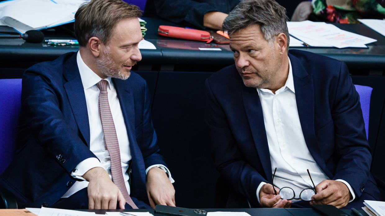 Finanzminister Christian Lindner (FDP) und Wirtschaftsminister Robert Habeck (Grüne) am 7. September 2022 im Bundestag