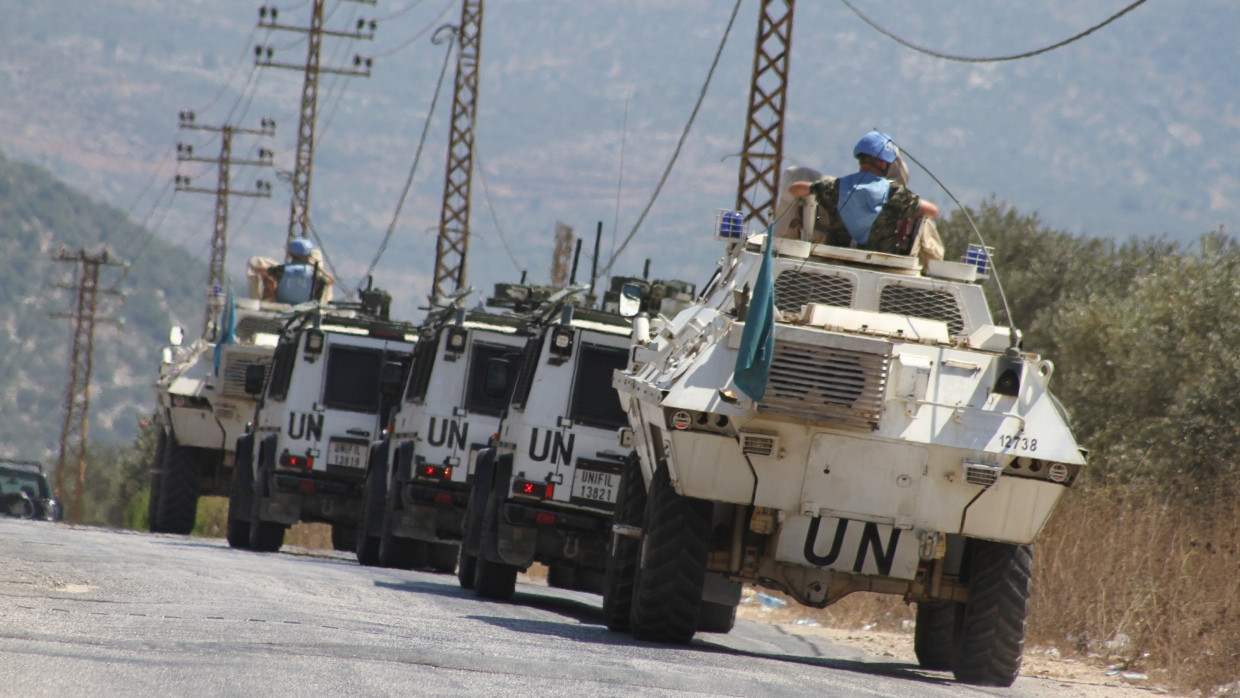 Fahrzeuge der UNIFIL patroullieren am 28. August im Süden Libanons