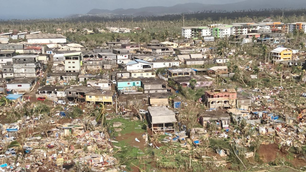 70 Prozent der Unterkünfte auf Mayotte sollen dem französischen Innenminister zufolge zerstört worden sein.