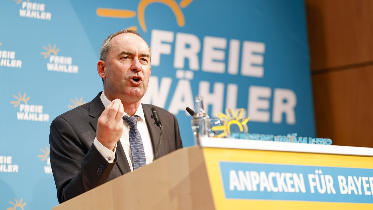 Hubert Aiwanger, Bayerns Wirtschaftsminister und Parteichef der Freien Wähler, bei der Landesversammlung der Freien Wähler im Amberg