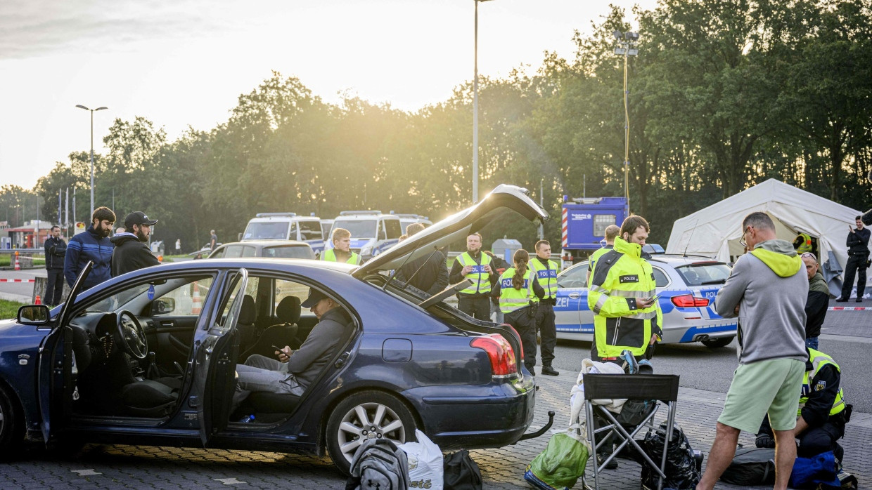 In der Grenzregion: Auch die A30 in der Nähe von Enschede ist seit Montag im Fokus der Behörden.