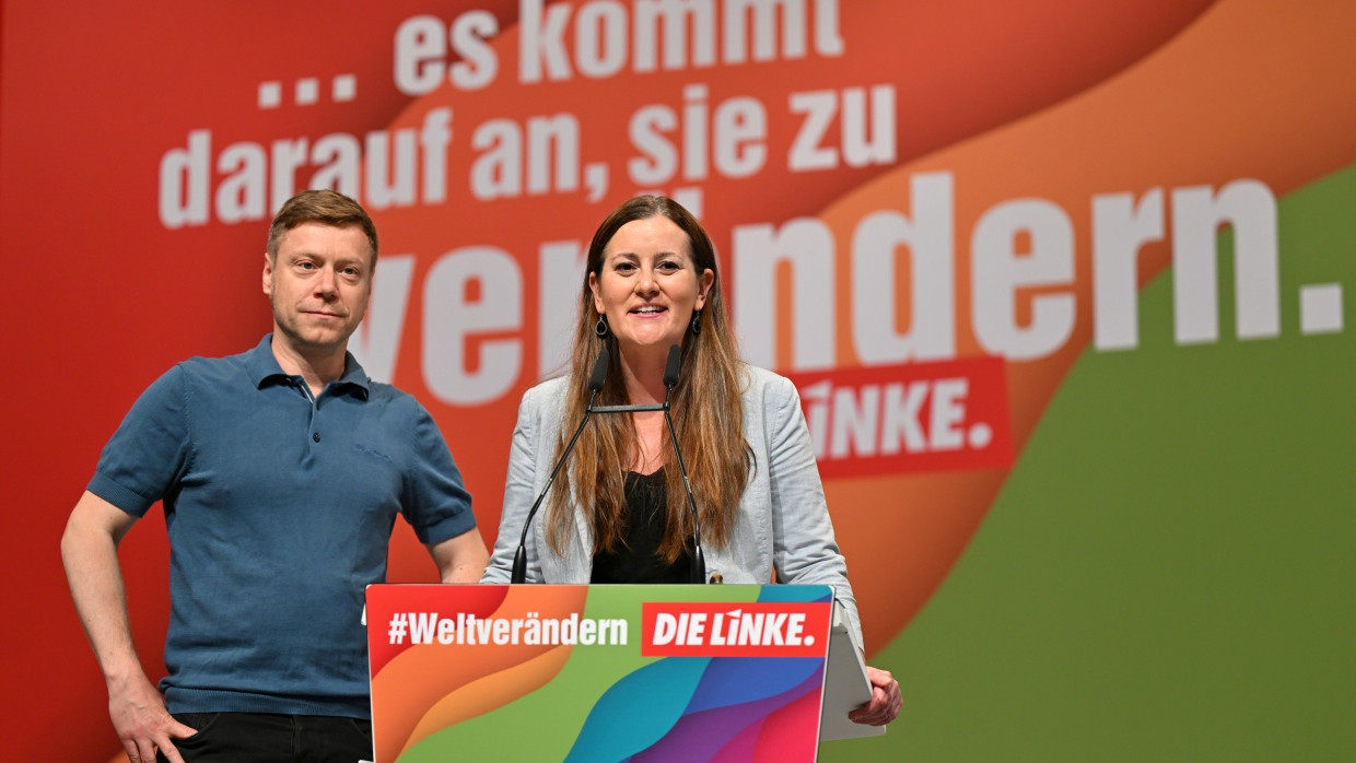 Die Parteivorsitzenden der Linkspartei Schirdewan und Wissler beim Bundesparteitag der Linken in Erfurt im Juni