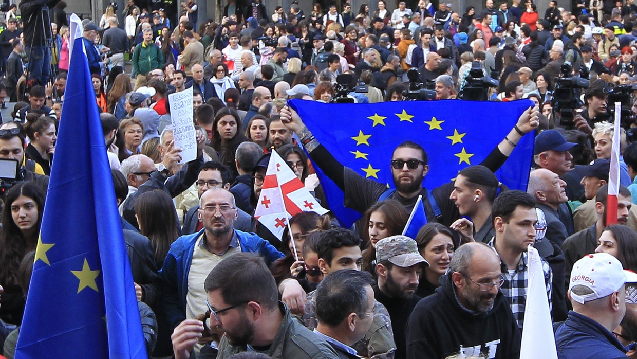 Proteste gegen das „russische Gesetz“ in Georgien im April