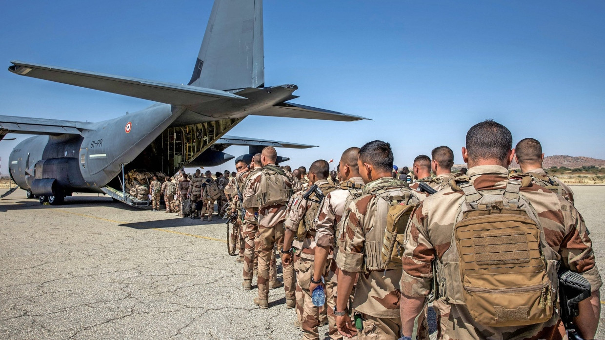 Einsatz beendet: Französische Soldaten treten am 11. Januar auf dem Militärstützpunkt Abéché im Tschad ihre Heimreise an.