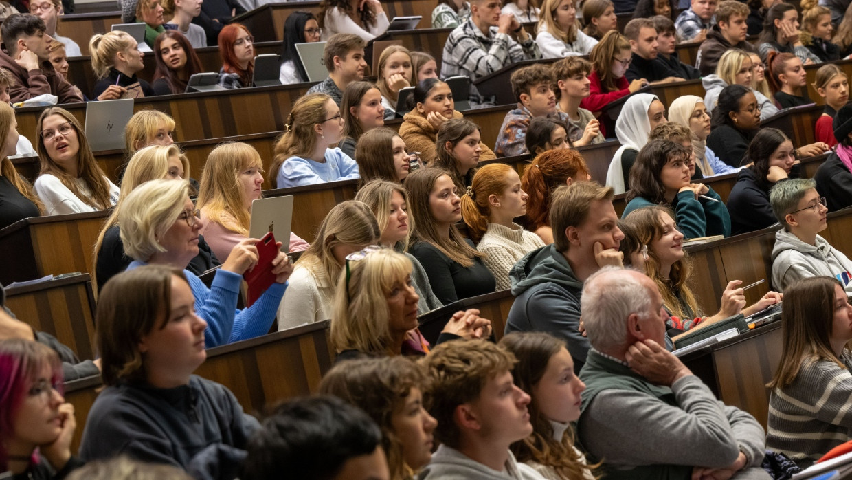 Studium in Teilzeit bleibt schwierig: Einführungsveranstaltung im Audimax der Ludwig-Maximilians-Universität Mitte Oktober