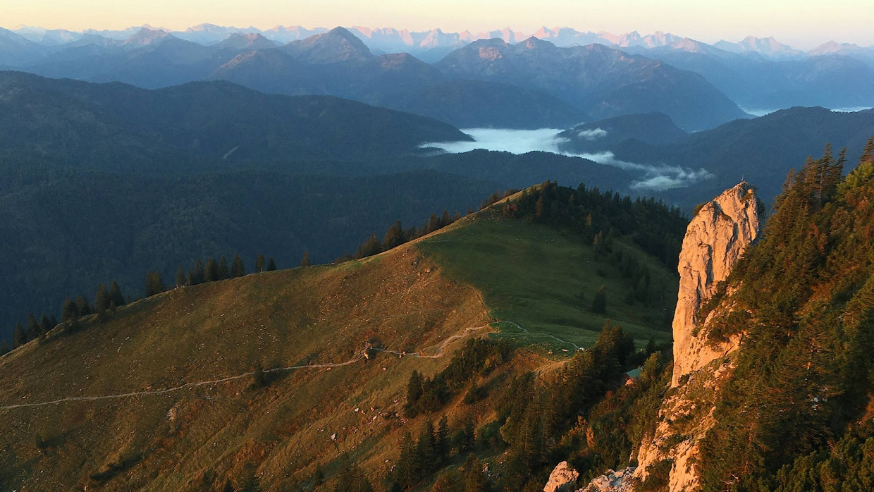 In den bayerischen Alpen: Blick von der Tegernseer Hütte