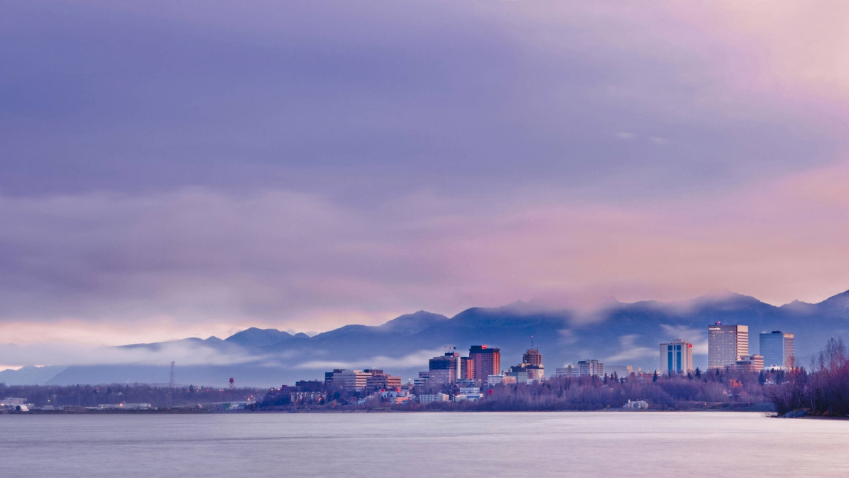 Erst hundert Jahre alt und schon eine ausgewachsene Stadt: Anchorage, Heimat von dreihunderttausend Menschen.