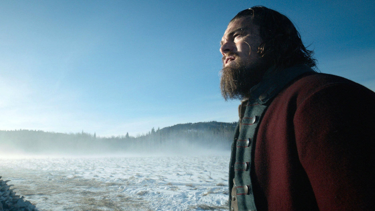 Mann gegen Natur: In dem Film „The Revenant“ quält sich Hugh Glass (Leonardo DiCaprio) durch die menschenfeindliche Endlosigkeit der verschneiten Rocky Mountains.