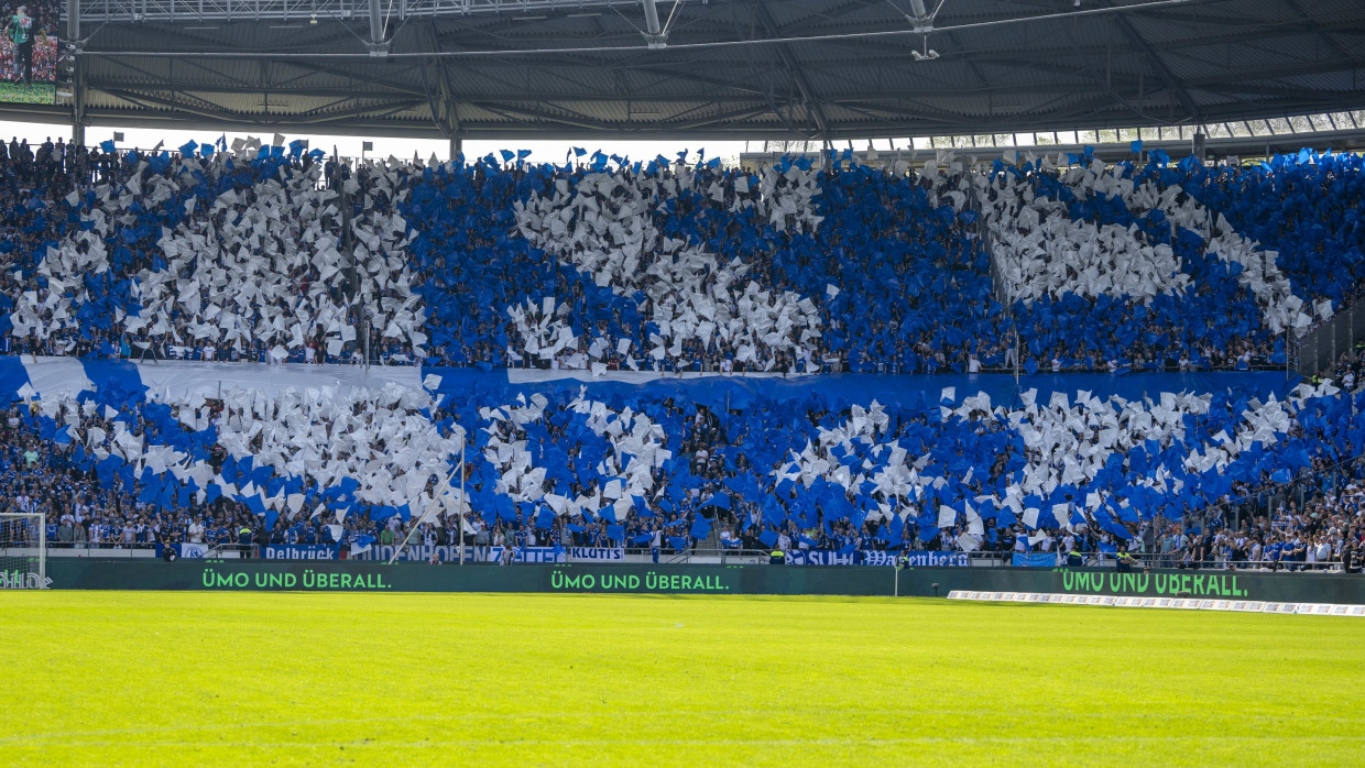 Betteltour oder Zukunftsvision? Der FC Schalke verkauft Anteile am Stadion an seine Mitlglieder.