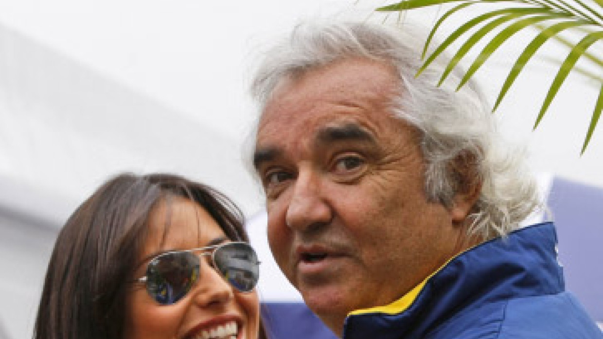 Rückzug ins Private: Teamchef Flavio Briatore (hier mit Ehefrau Elisabetta) ist bei Renault aus dem Rennen