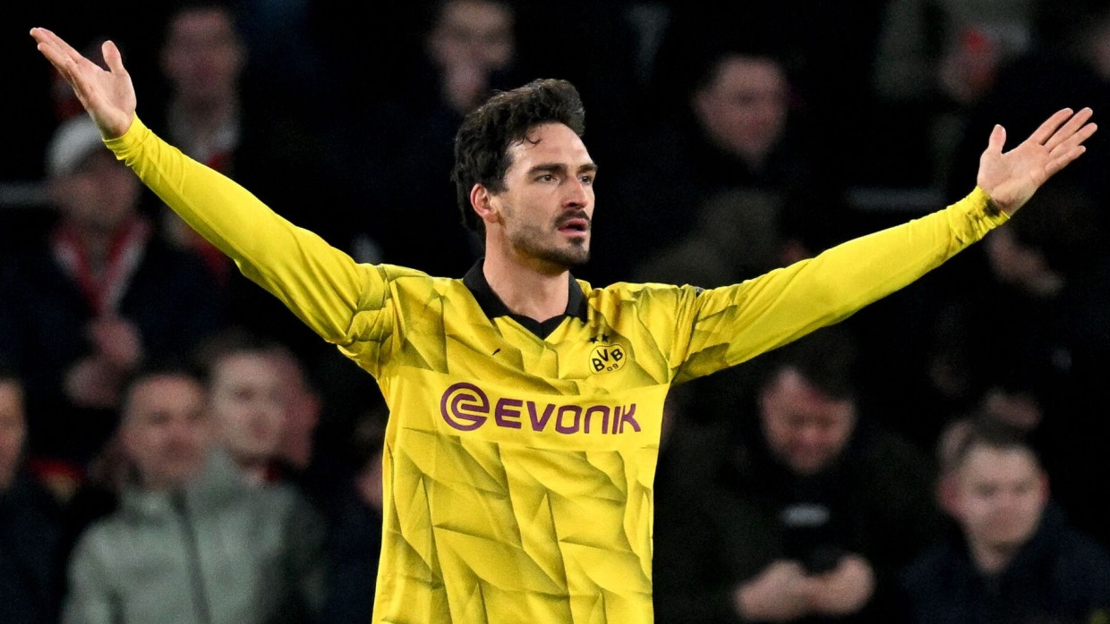 Mats Hummels versteht die Fußballwelt nicht mehr.