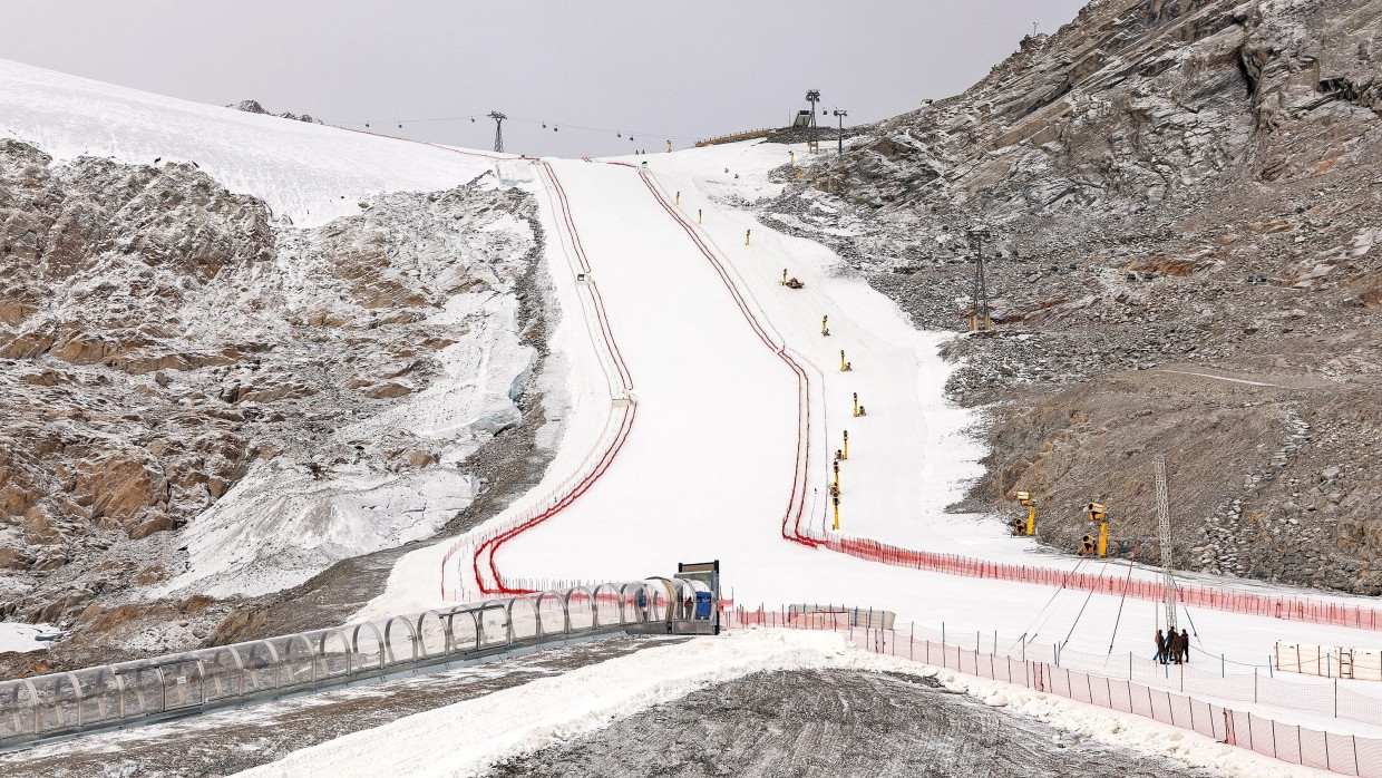 Dem Schneedepot sei gedankt: In Sölden ist die Piste präpariert.