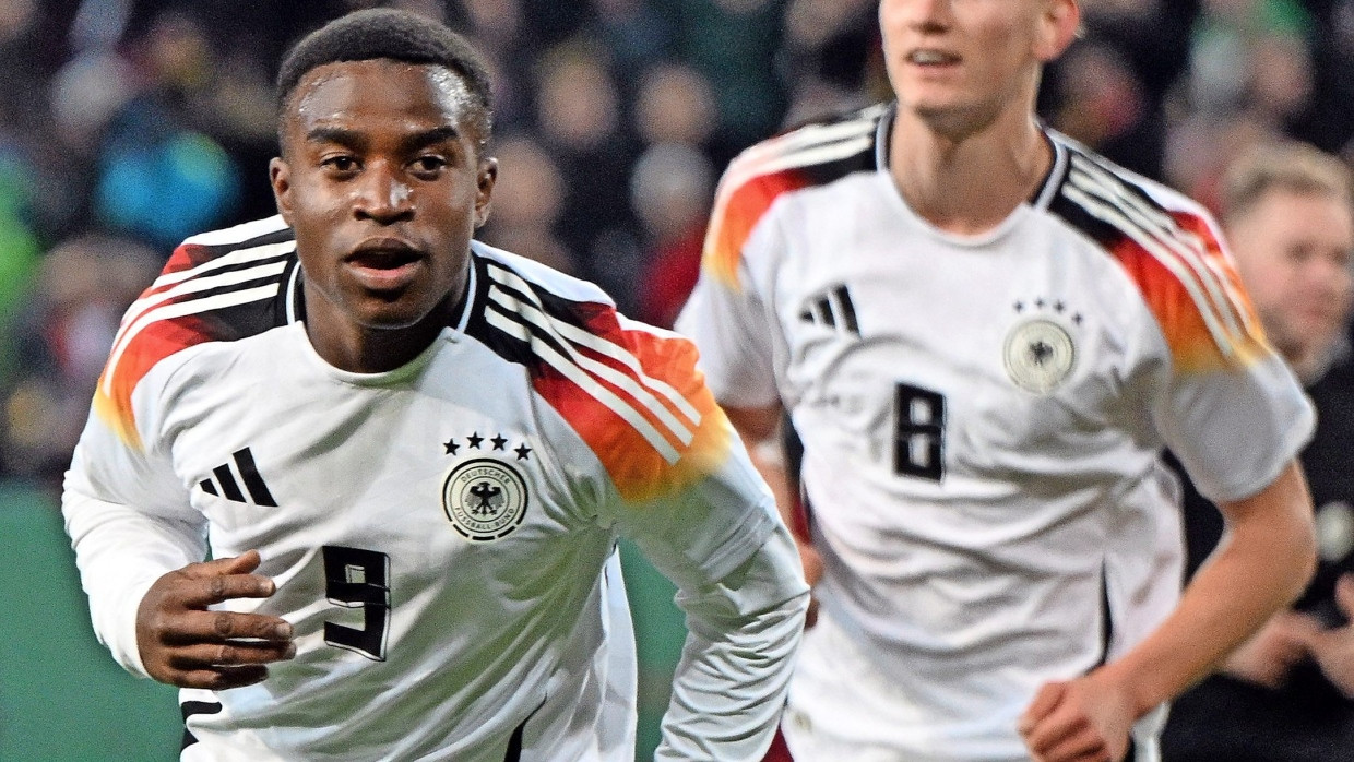 Youssoufa Moukoko stürmt für die deutsche U-21-Nationalmannschaft.