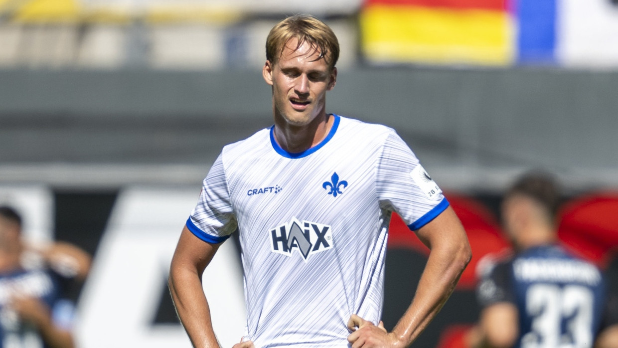 Oscar Vilhelmsson verliert mit Darmstadt abermals.