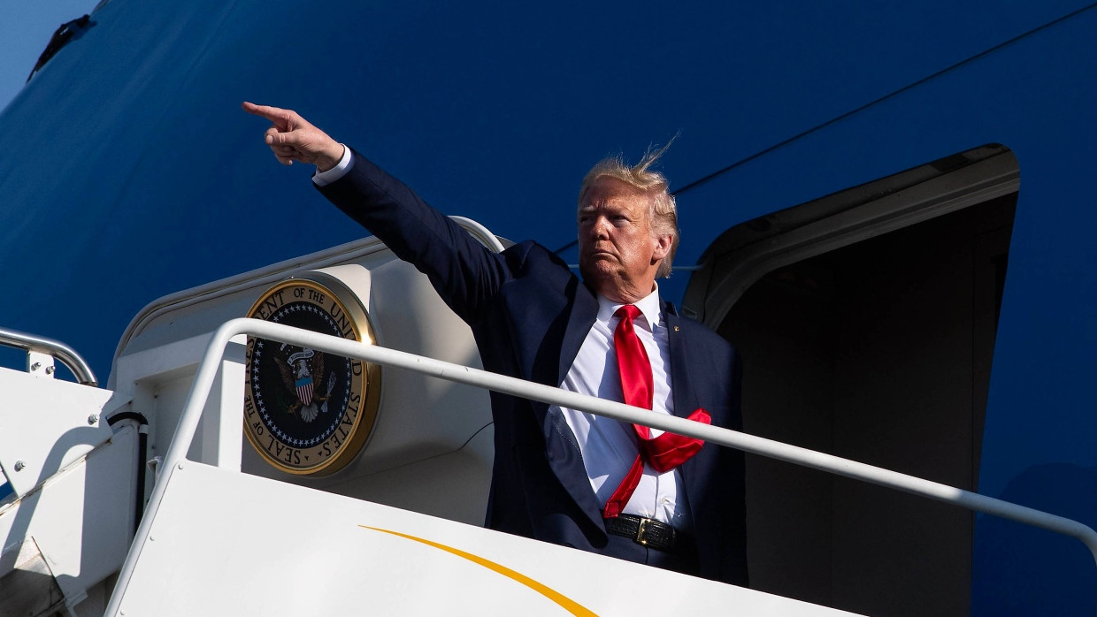 Trumps Amtszeit endet am Mittwoch, das Bild zeigt ihn im Juni 2020 während er die Air Force One betritt.