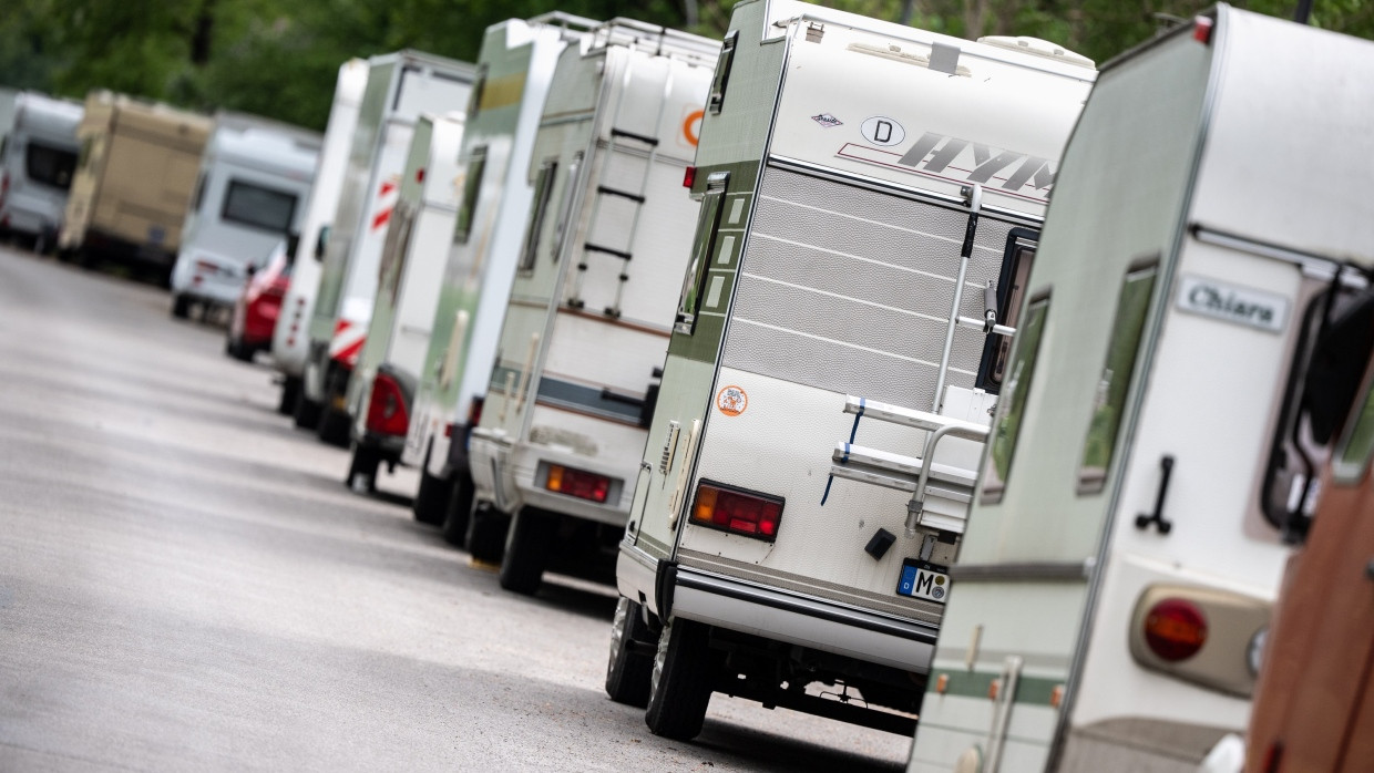 Die Polizisten hielten den Mann auf der A8 in Richtung Salzburg an.