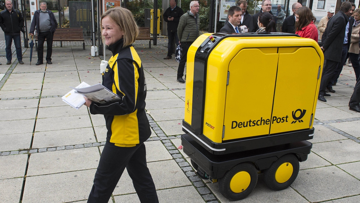 Das ist der neue „Postbot“, der die Briefträger entlasten soll.