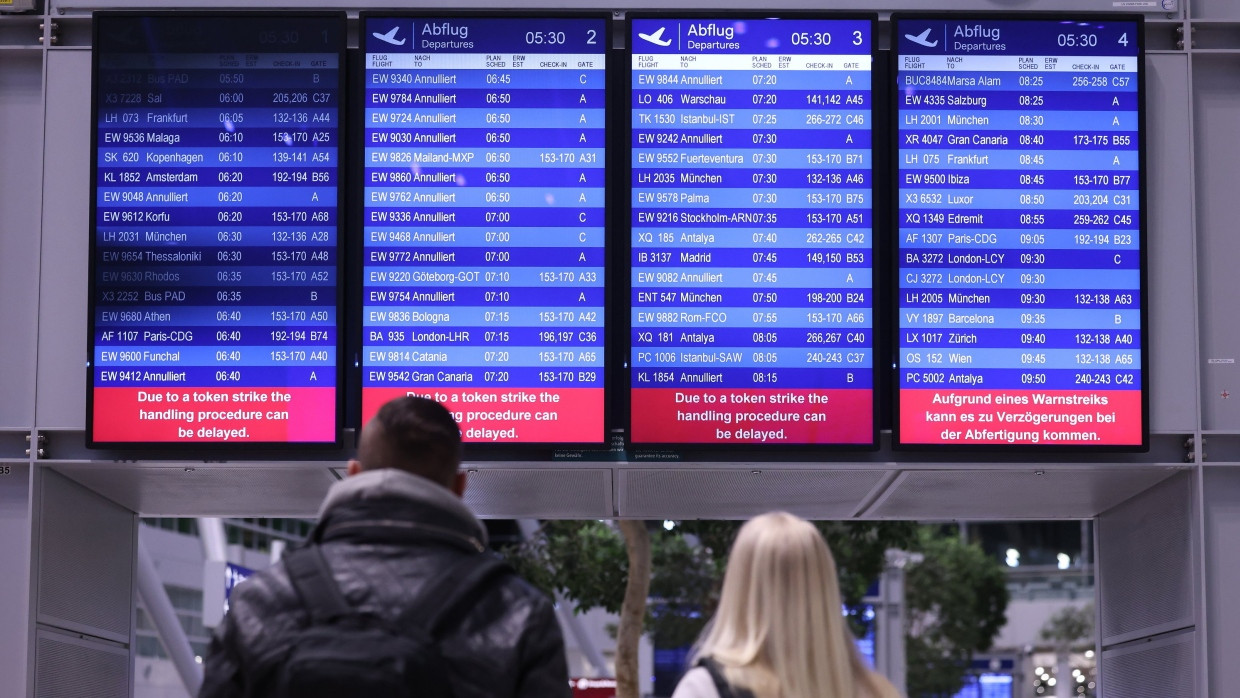 Auch am Flughafen Düsseldorf müssen sich Fluggäste auf Ausfälle und deutliche Verspätungen einstellen.