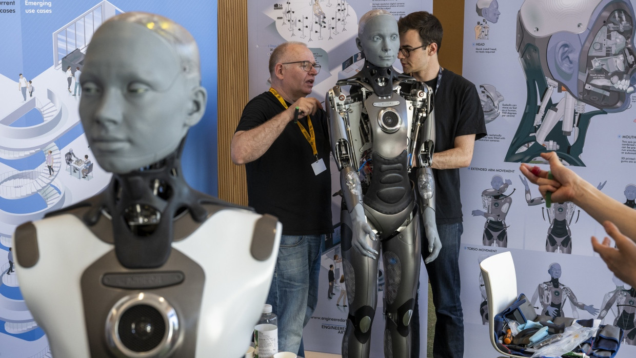 Der humanoide Roboter Ameca wird im Sommer 2023 während des „AI for Good Global Summit“ in Genf vorgestellt.