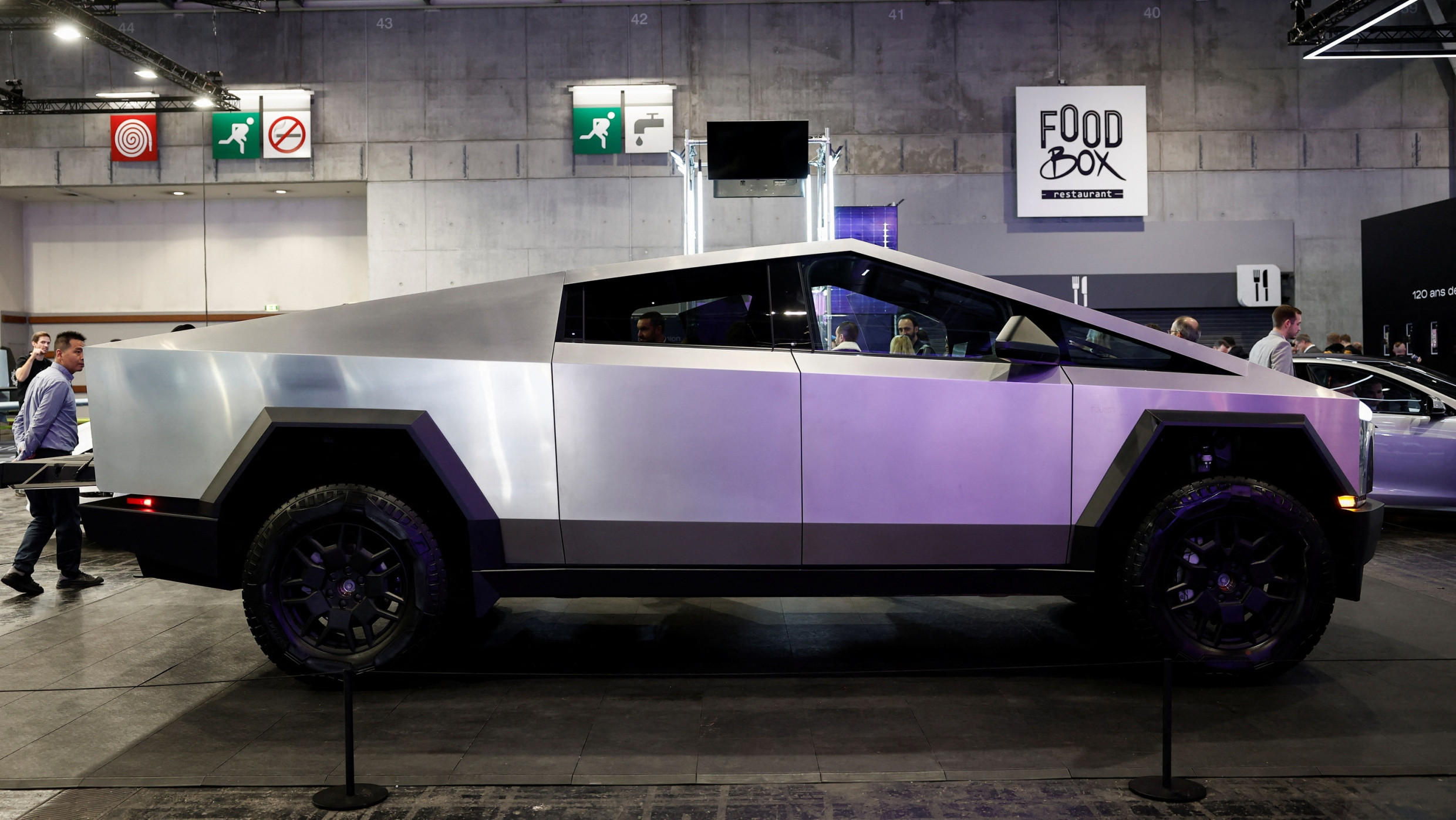 Tesla Cybertruck auf dem Pariser Autosalon