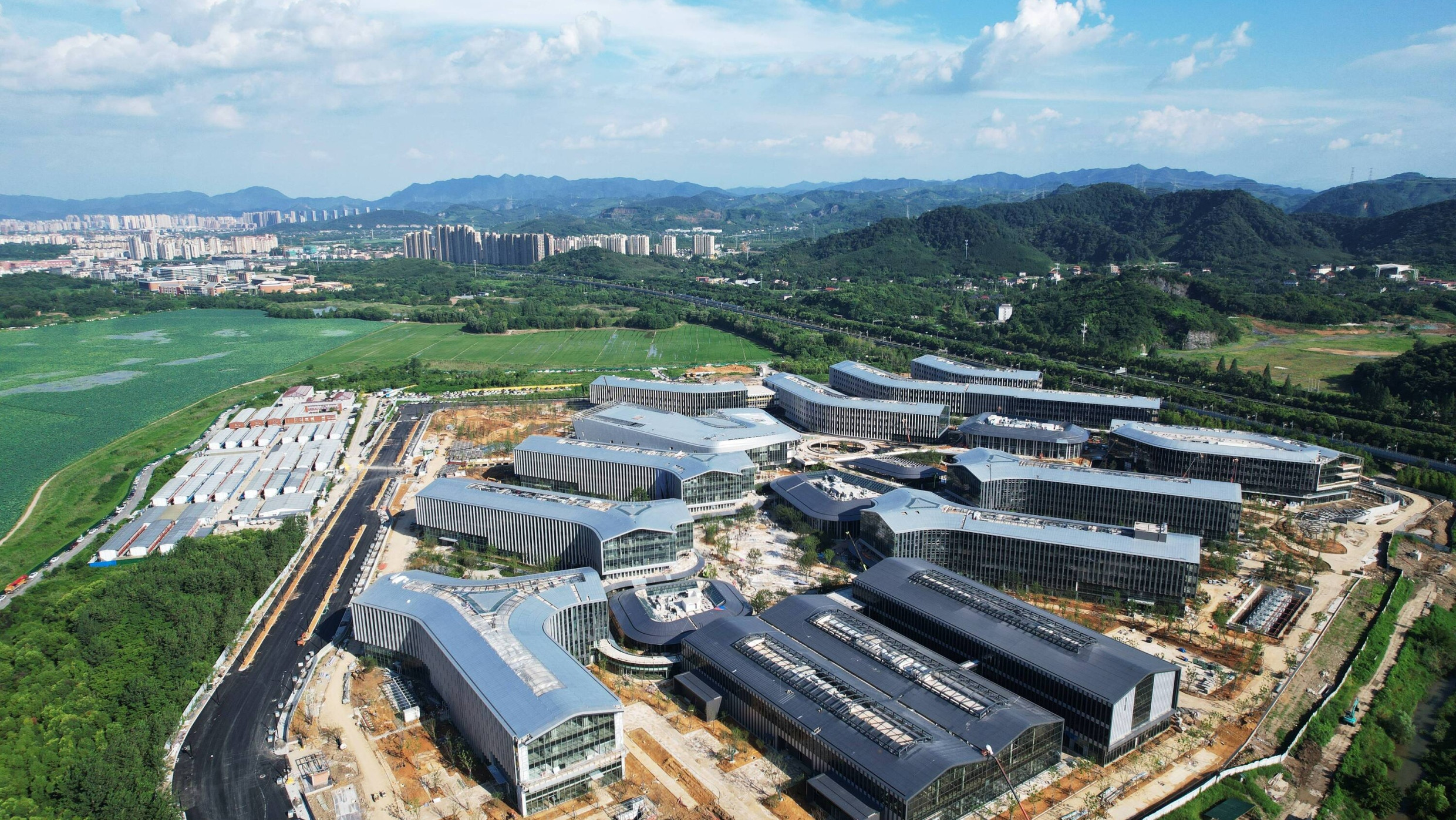 Bau des Alibaba Damo Institute South Lake Park Lakeside Laboratory in Hangzhou, China 2023