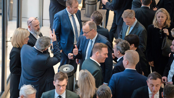 Gute Miene: Friedrich Merz bei der Abstimmung am Mittwoch im Bundestag.