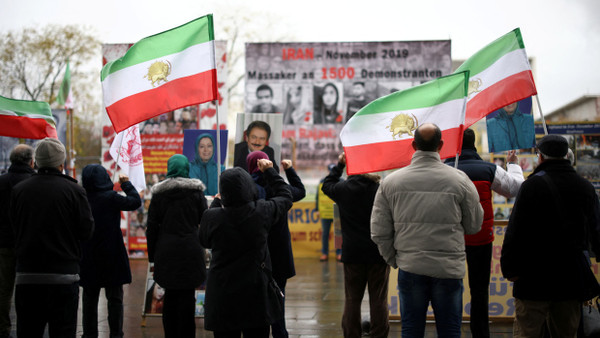 Protest in Berlin gegen die Todesstrafe in Iran im November 2024