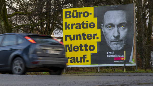 Nicht nur die FDP verspricht im Bundestagswahlkampf den Abbau von Bürokratie.