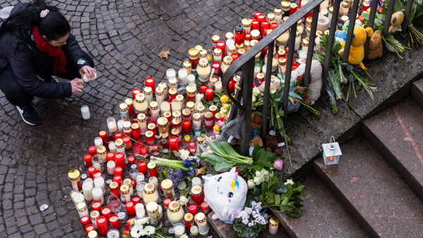 Trauer am Eingang zum Park Schöntal in Aschaffenburg