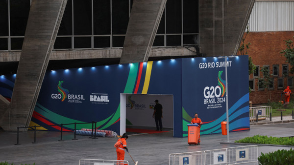 Arbeiter bei Vorbereitungen für den G-20-Gipfel in Rio de Janeiro, Brasilien.