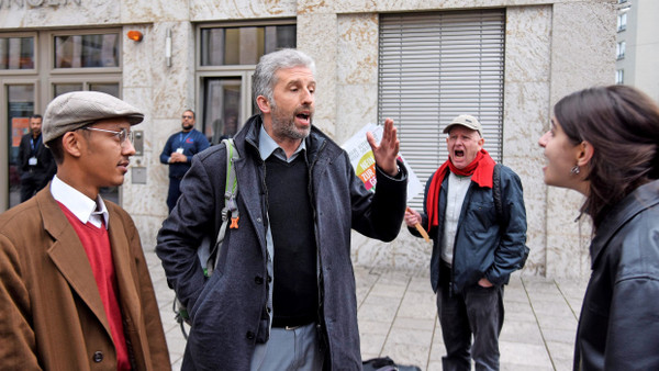 Diskussionskultur, Deutschland 2023: Boris Palmer liefert sich vor der Frankfurter Goethe-Universität ein lautstarkes Redegefecht, das Folgen hat.