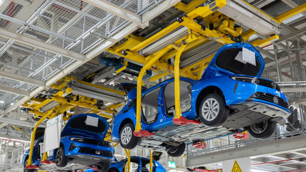 Blick in die Produktion des Opel Astra im Stellantis-Werk in Rüsselsheim