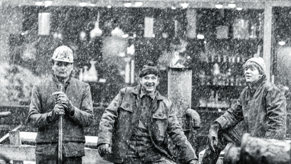 Drei Männer im Schnee: Am Theaterplatz, entstanden 1970.