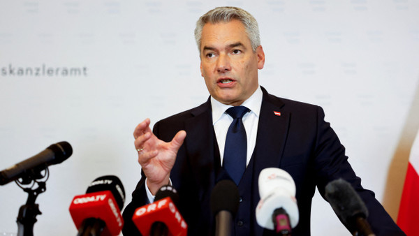 „Niemand muss in Österreich frieren.“ Der österreichische Kanzler Karl Nehammer am Freitagabend auf einer Pressekonferenz.