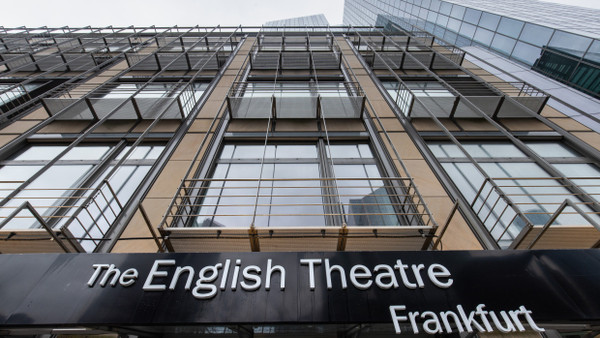 Bald wieder festen Boden unter den Füßen? Bis es so weit ist, wird das „English Theatre“ in Frankfurt wohl noch mehrmals umziehen müssen.