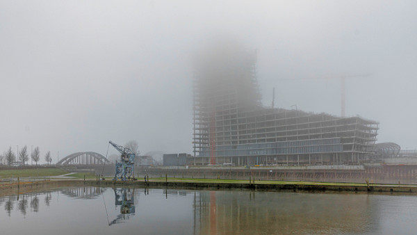 Trübe Aussichten? Der Elbtower in Hamburg