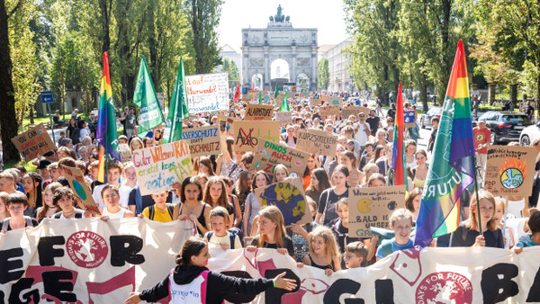 Warum lasse sie einen Antisemiten für sich sprechen? Deutsche Demonstranten der Klimaschutzbewegung Fridays for Future im September in München