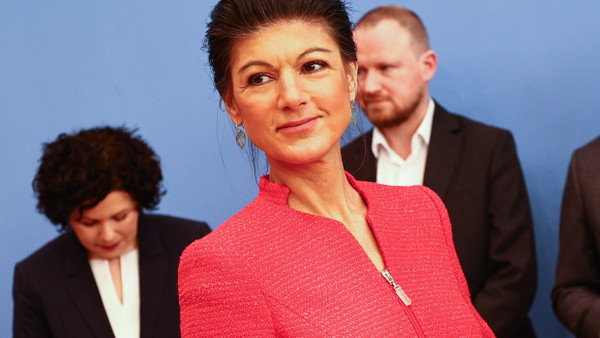 Sahra Wagenknecht mit Amira Mohamed Ali und Christian Leye