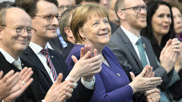 Merkel beim Neujahrsempfang der NRW-CDU neben Ministerpräsident Wüst